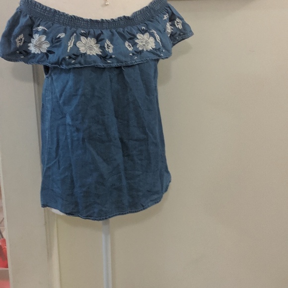 ☘️5 for$25☘️ must bundle Lov tree off the shoulder - Picture 4 of 4